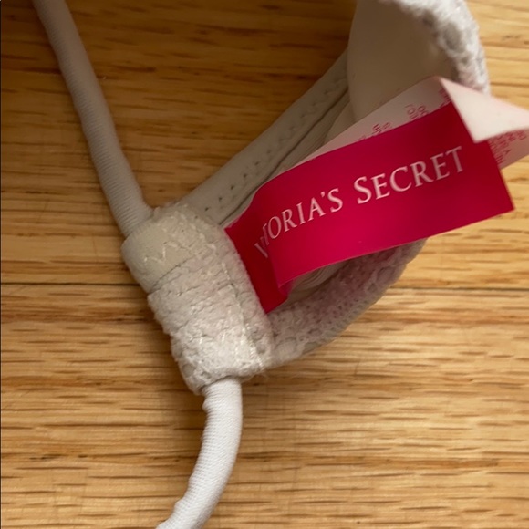 Victoria’s Secret white lace bikini top Sz 32B - Picture 3 of 7
